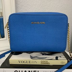 ❗️SOLD❗️Michael Kors Heritage Blue Crossbody